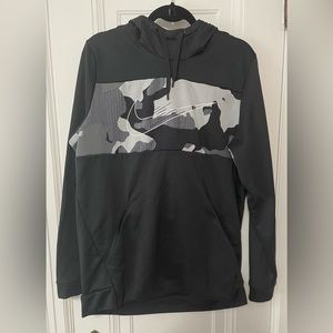 - Nike men’s L Dri-Fit pullover hoodie with front pocket